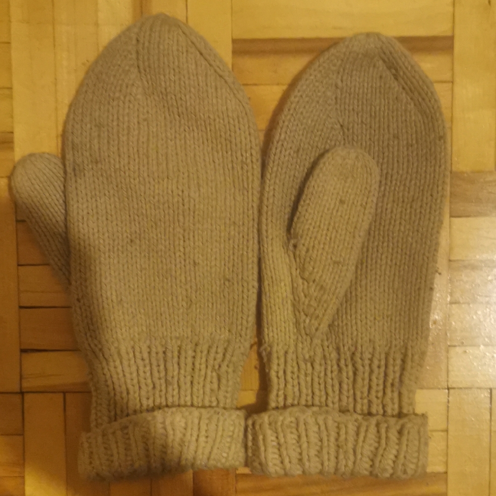 White/Cream Gloves/Mitts/Mittens